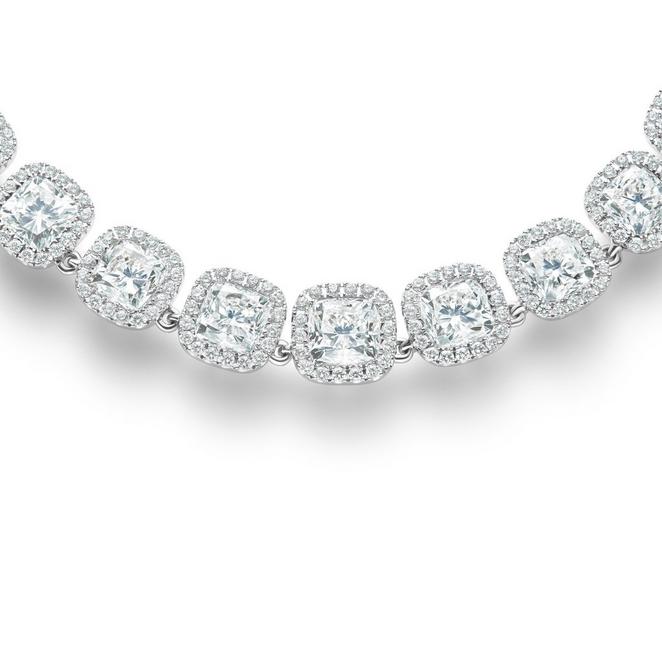 Aura graduated necklace with cushion-cut diamonds in white gold