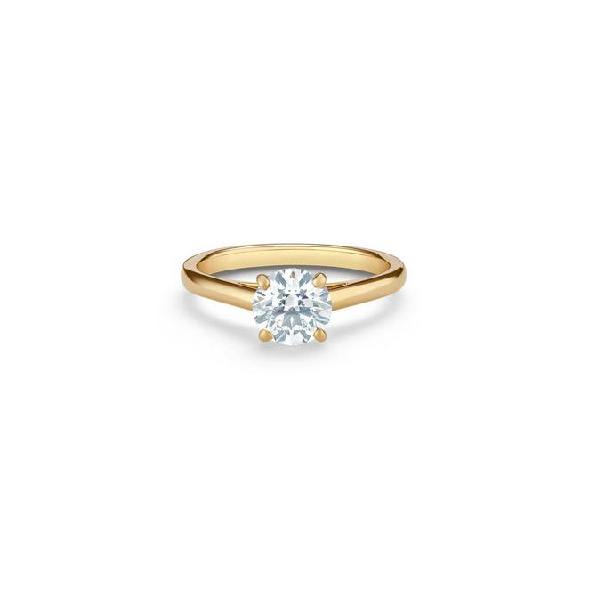 DB Classic solitaire ring with a round brilliant diamond in yellow gold