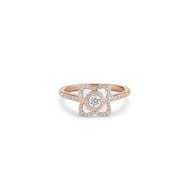 Enchanted Lotus ring in rose gold and white mother-of-pearl
