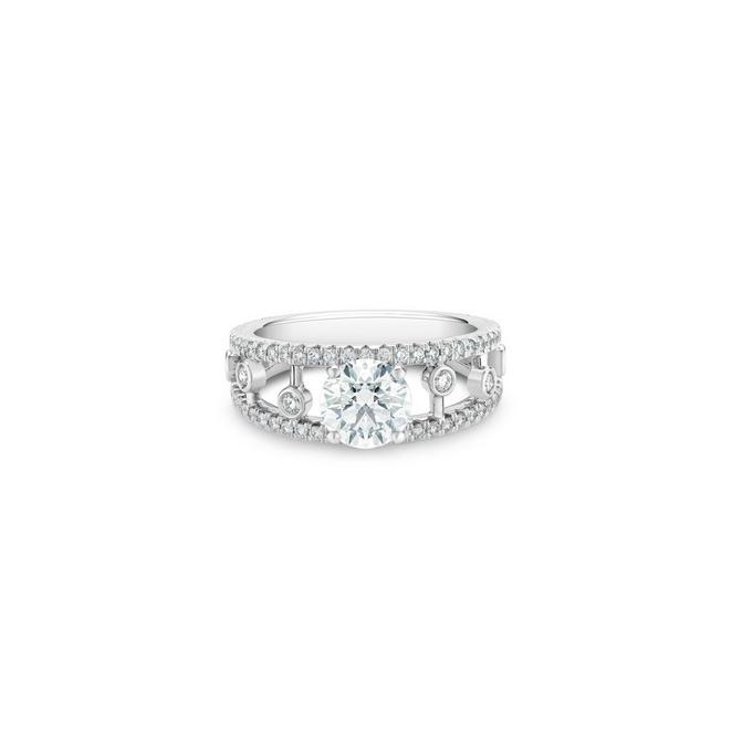Dewdrop solitaire ring with a round brilliant diamond in platinum