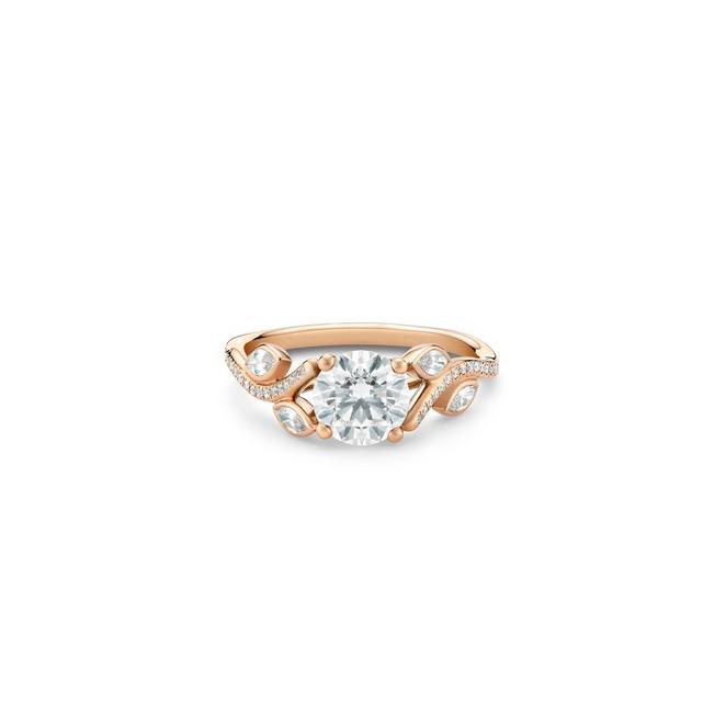 Adonis Rose solitaire ring with a round brilliant diamond in rose gold