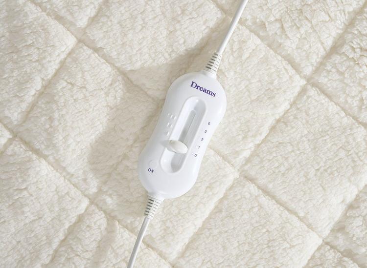 

Dreams Luxury Fleece Heated Blanket image 3