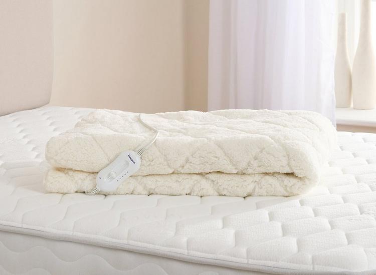

Dreams Luxury Fleece Heated Blanket image 4