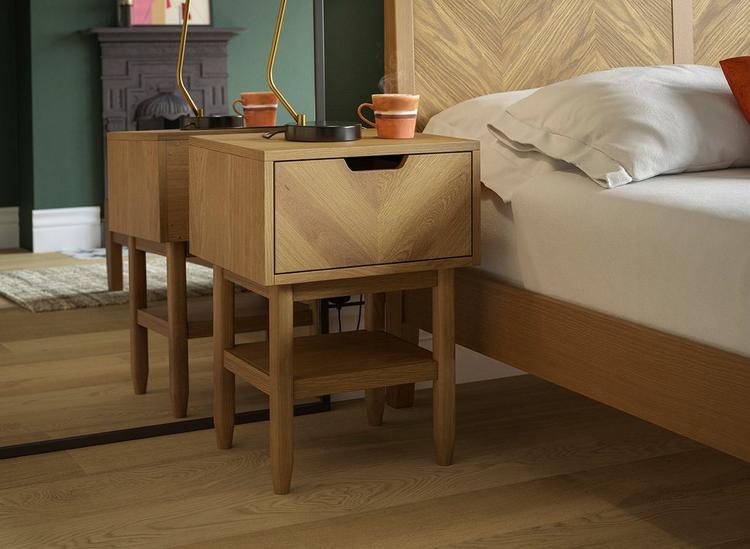 Medium oak deals bedside table