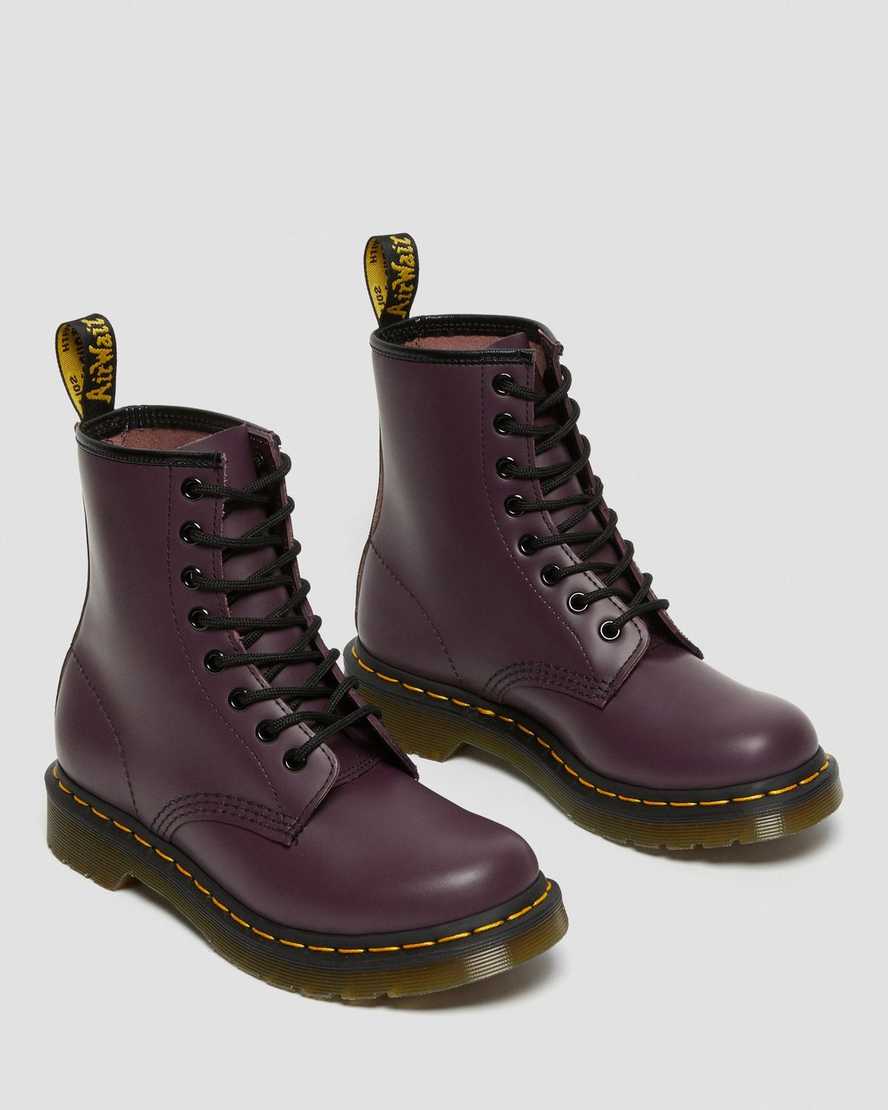 https://i1.adis.ws/i/drmartens/11821500.88.jpg?$large$1460 WOMEN'S LEATHER ANKLE BOOTS | Dr Martens