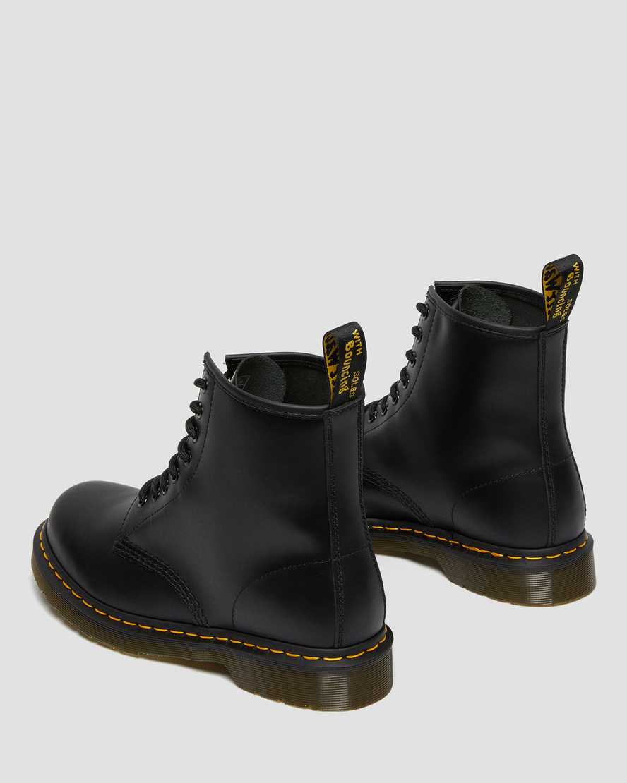 1460 BLACK1460 Smooth Leather Lace Up Boots Dr. Martens