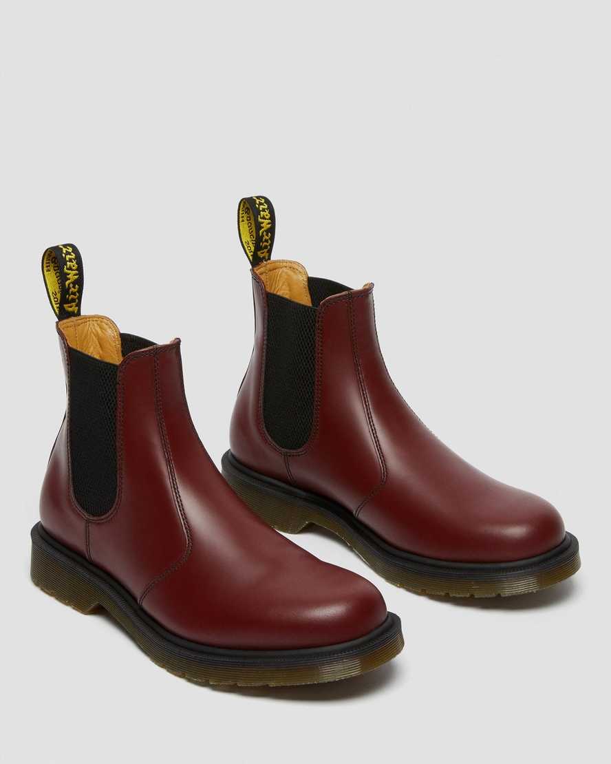 https://i1.adis.ws/i/drmartens/11853600.88.jpg?$large$2976 SMOOTH CHELSEA BOOTS | Dr Martens