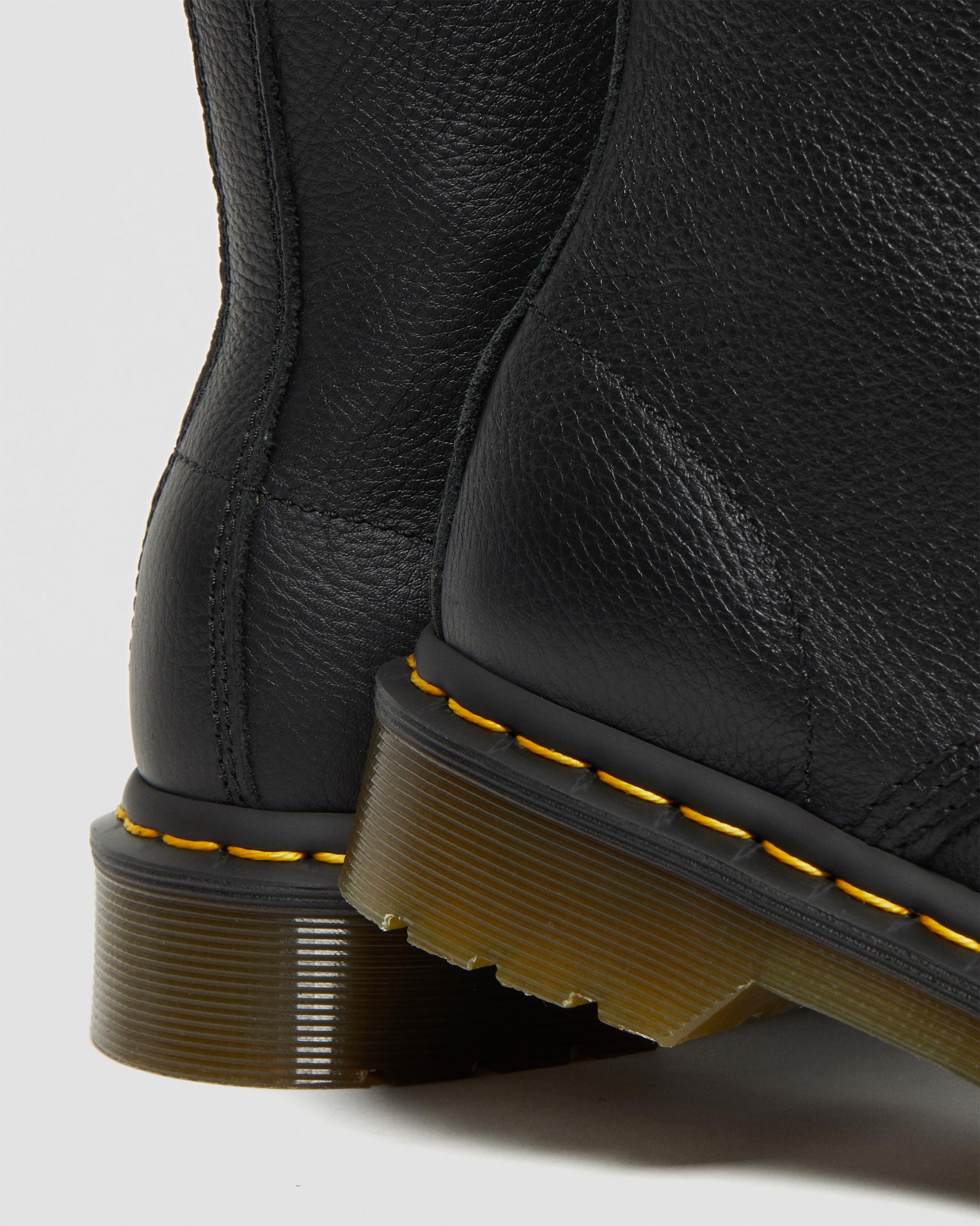 dr martens 146 pascal black