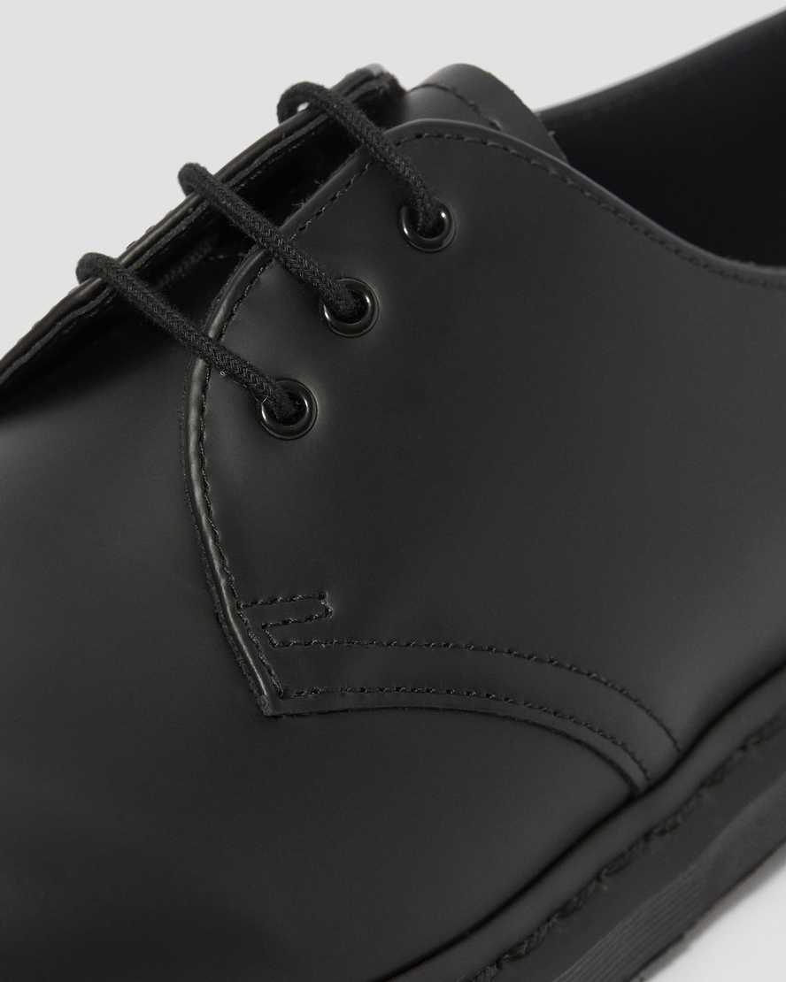 https://i1.adis.ws/i/drmartens/14345001.89.jpg?$large$1461 MONO SMOOTH LEATHER SHOES | Dr Martens