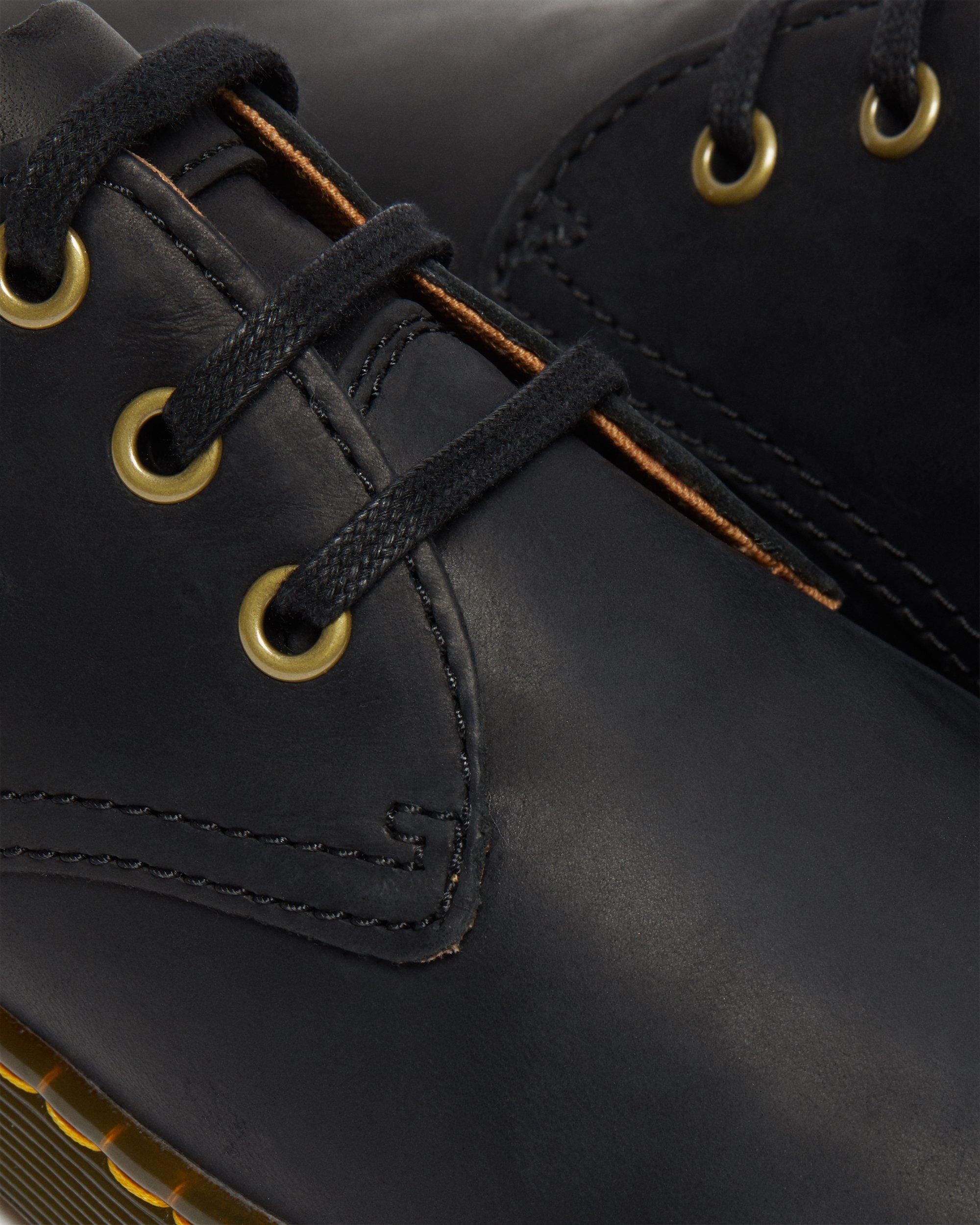 WYOMING LEATHER CASUAL SHOES | Dr. Martens