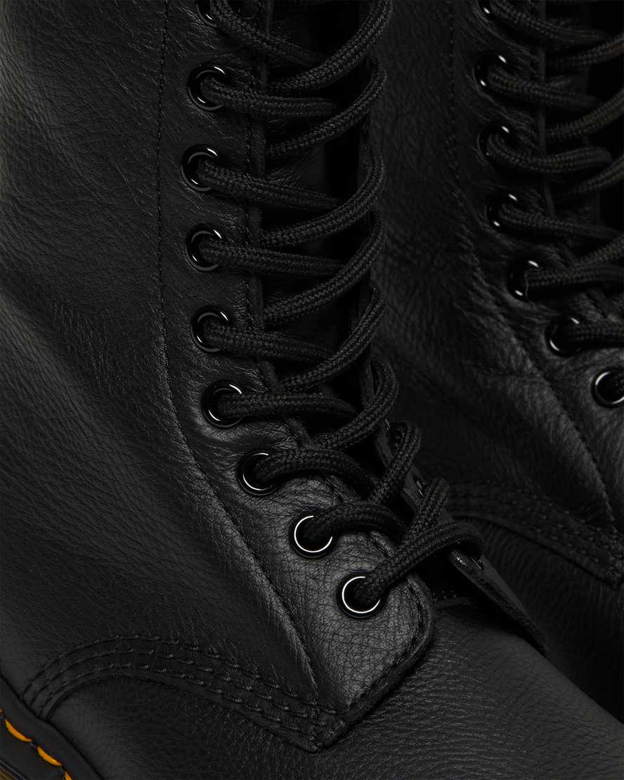 1490 BLACK1490 VIRGINIA LEATHER HIGH BOOTS Dr. Martens