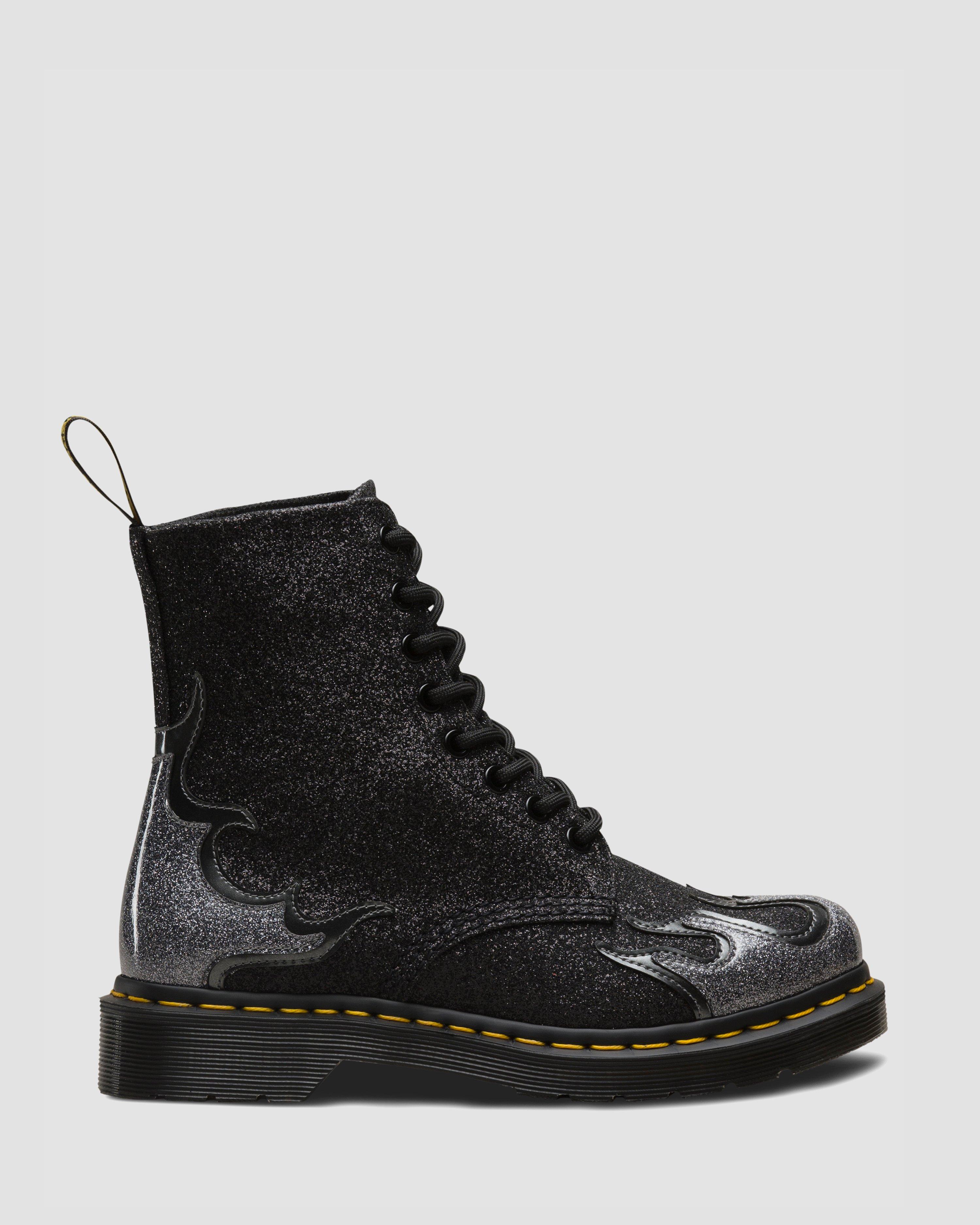 dr martens 146 pascal flame