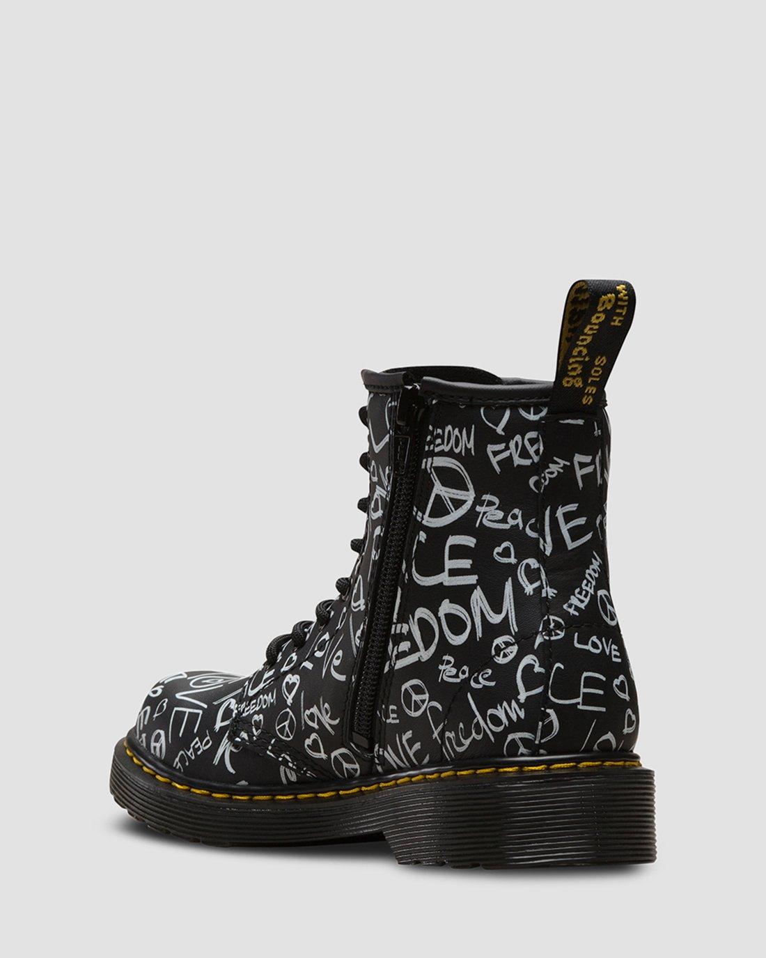 dr martens junior copywriter