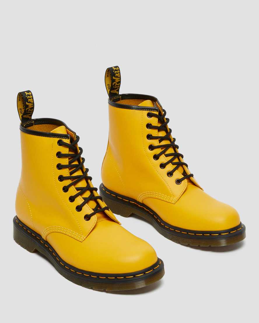 https://i1.adis.ws/i/drmartens/24614700.88.jpg?$large$1460 Smooth Leather Lace Up Boots | Dr Martens