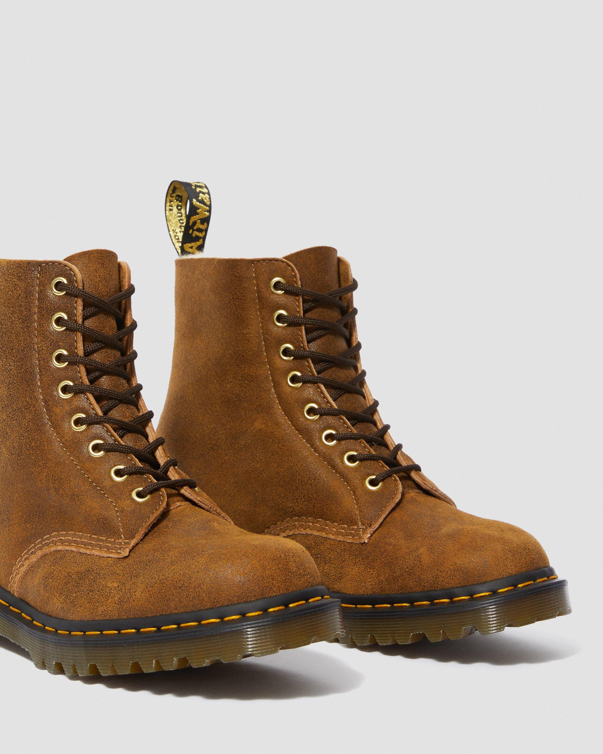 dr martens 146 pascal antique twill