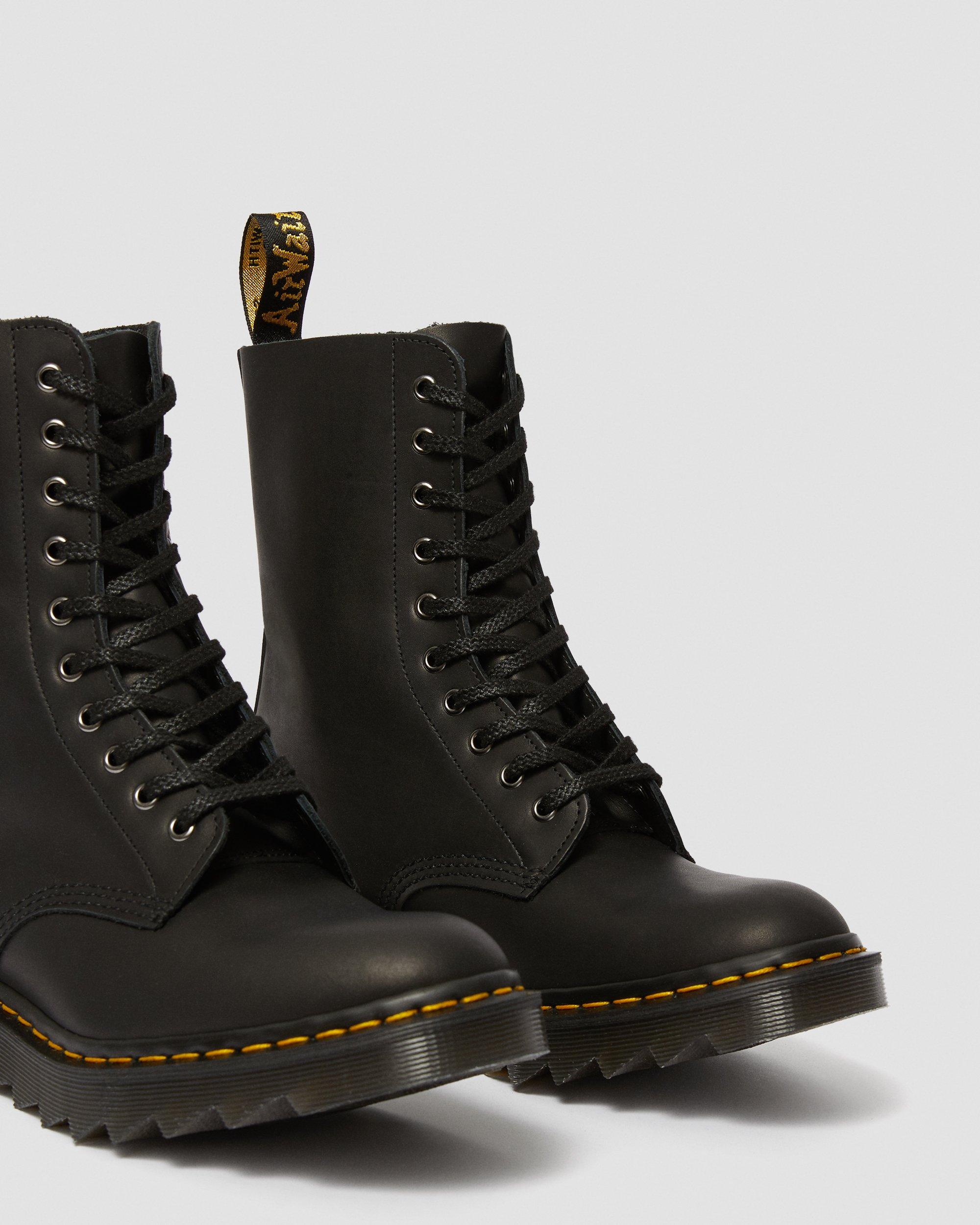 Made In England 1490 Ripple Sole | Dr. Martens