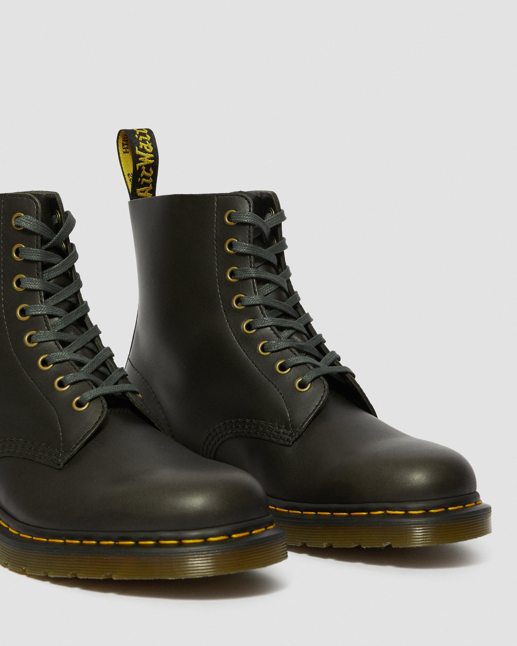 1460 Pascal Classico Leather Lace Up Boots | Dr. Martens