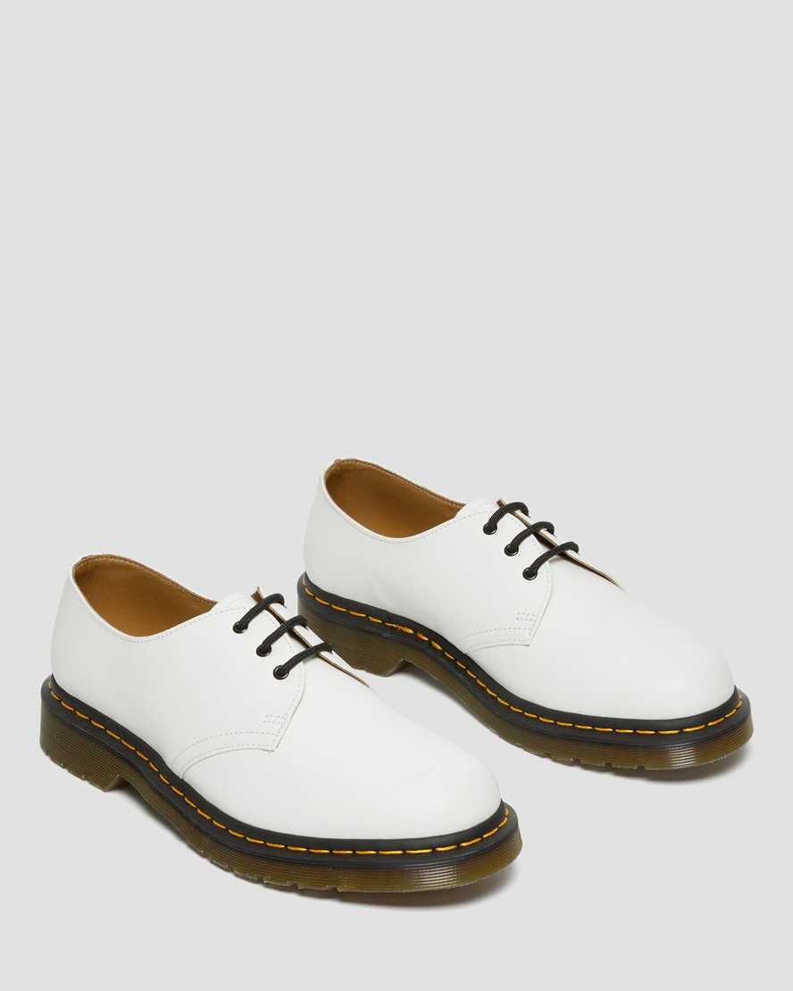 https://i1.adis.ws/i/drmartens/26226100.87.jpg?$large$1461 Smooth Leather Oxford Shoes | Dr Martens