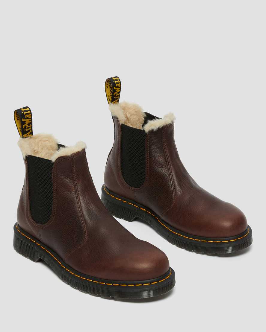 https://i1.adis.ws/i/drmartens/26333257.87.jpg?$large$2976 Faux Fur Lined Chelsea Boots | Dr Martens