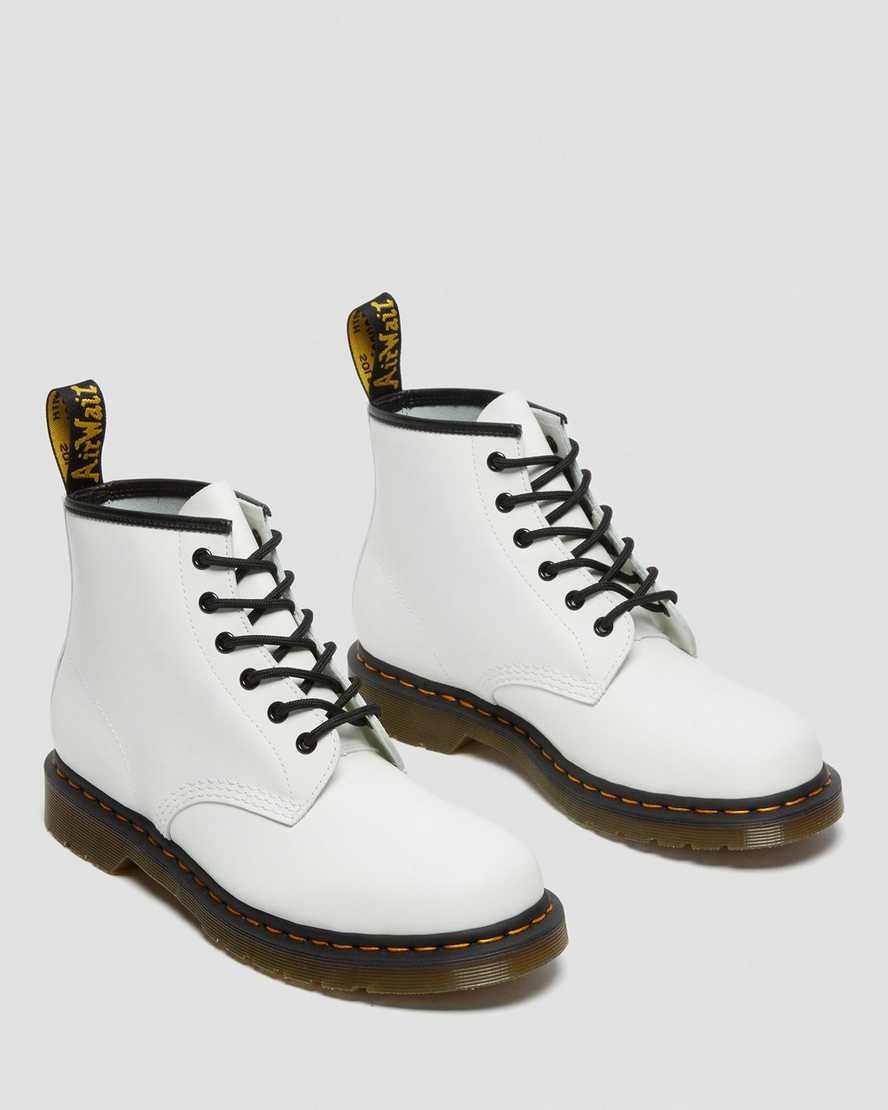 https://i1.adis.ws/i/drmartens/26366100.88.jpg?$large$101 Yellow Stitch Smooth Leather Ankle Boots | Dr Martens