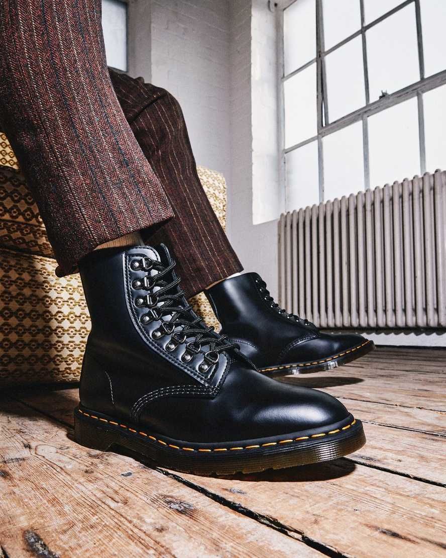 1460 Pascal Verso Smooth Leather Lace Up Boots | Dr. Martens