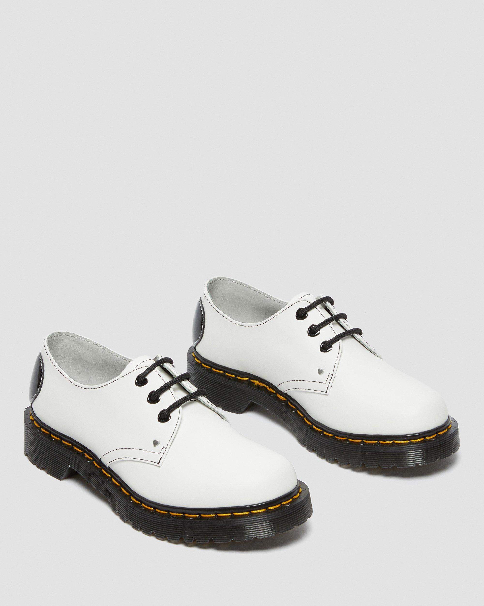 dr martens oxford black and white