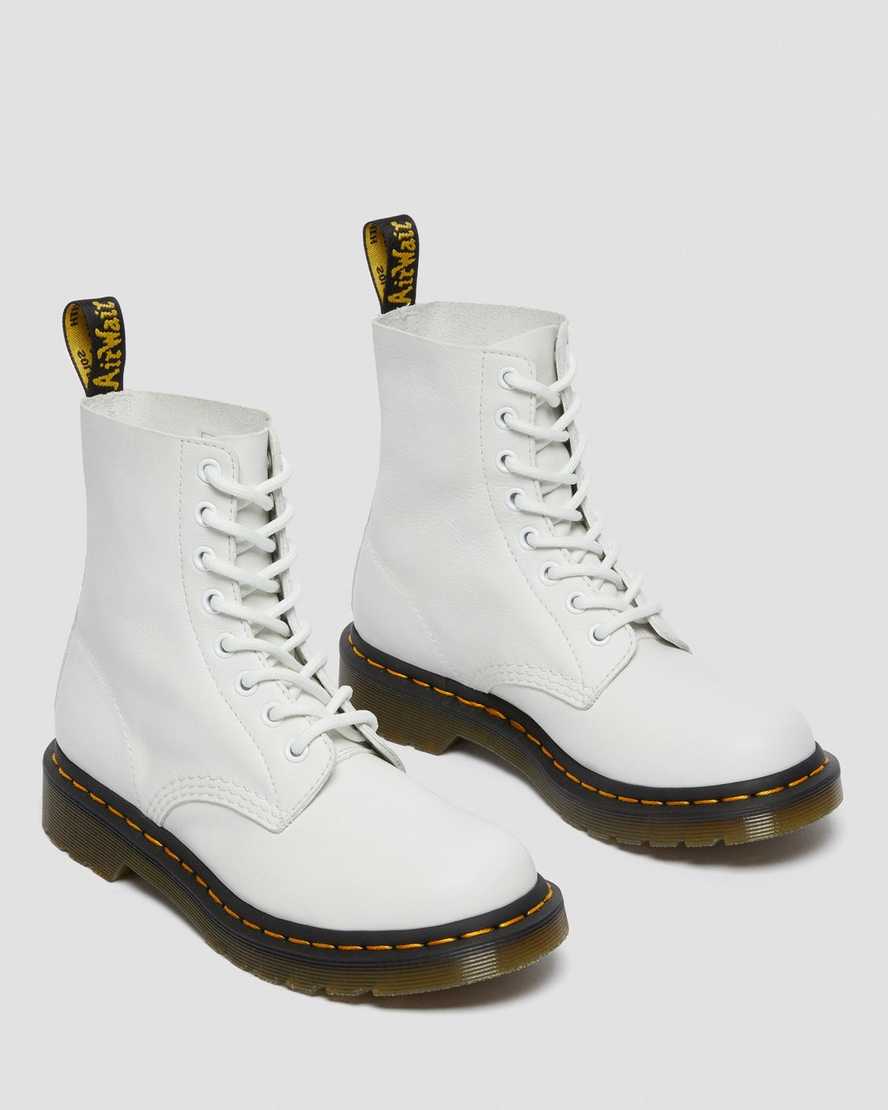 https://i1.adis.ws/i/drmartens/26802543.88.jpg?$large$1460 Women's Pascal Virginia Leather Boots | Dr Martens