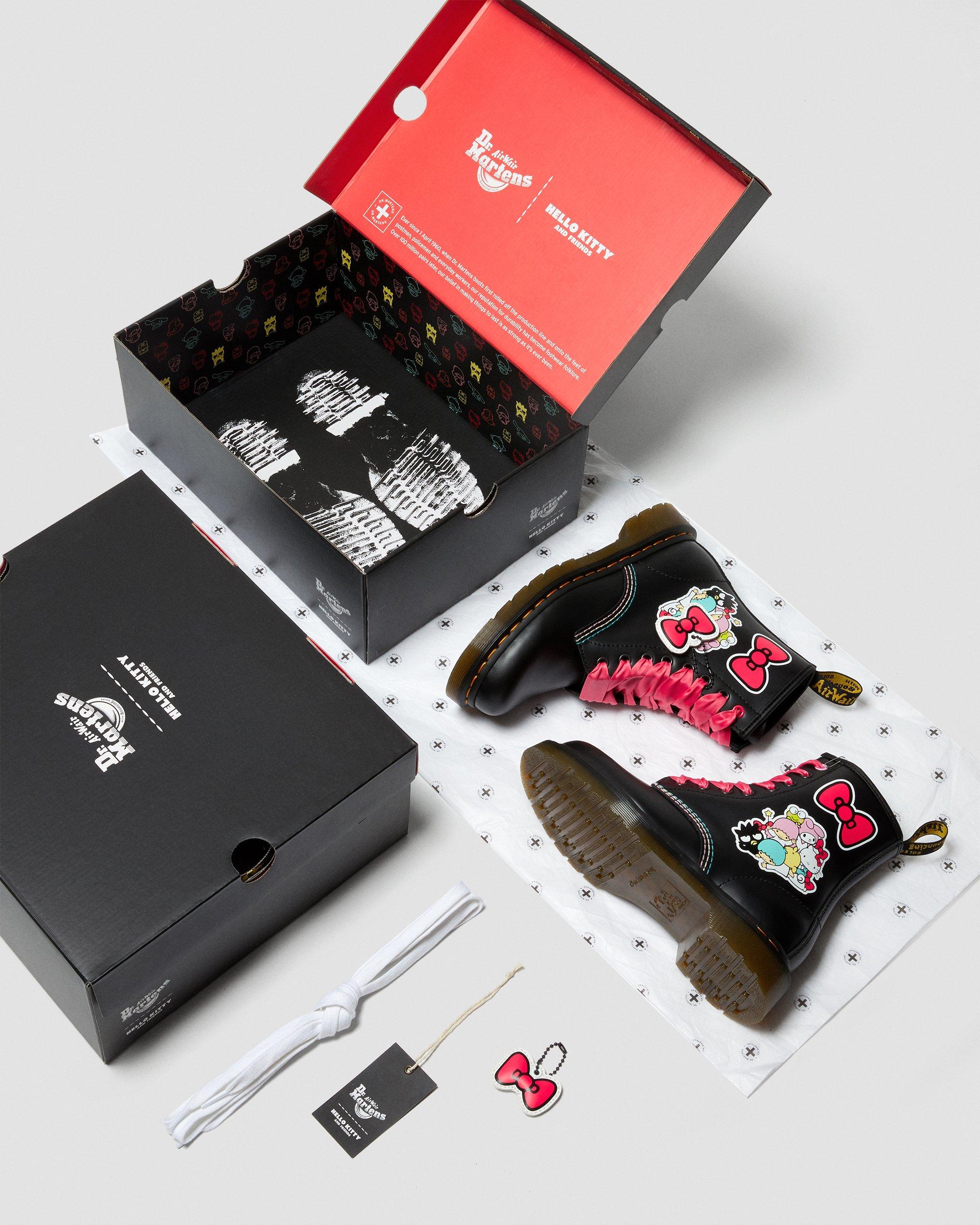 hello kitty & friends 1460 smooth leather lace up boots