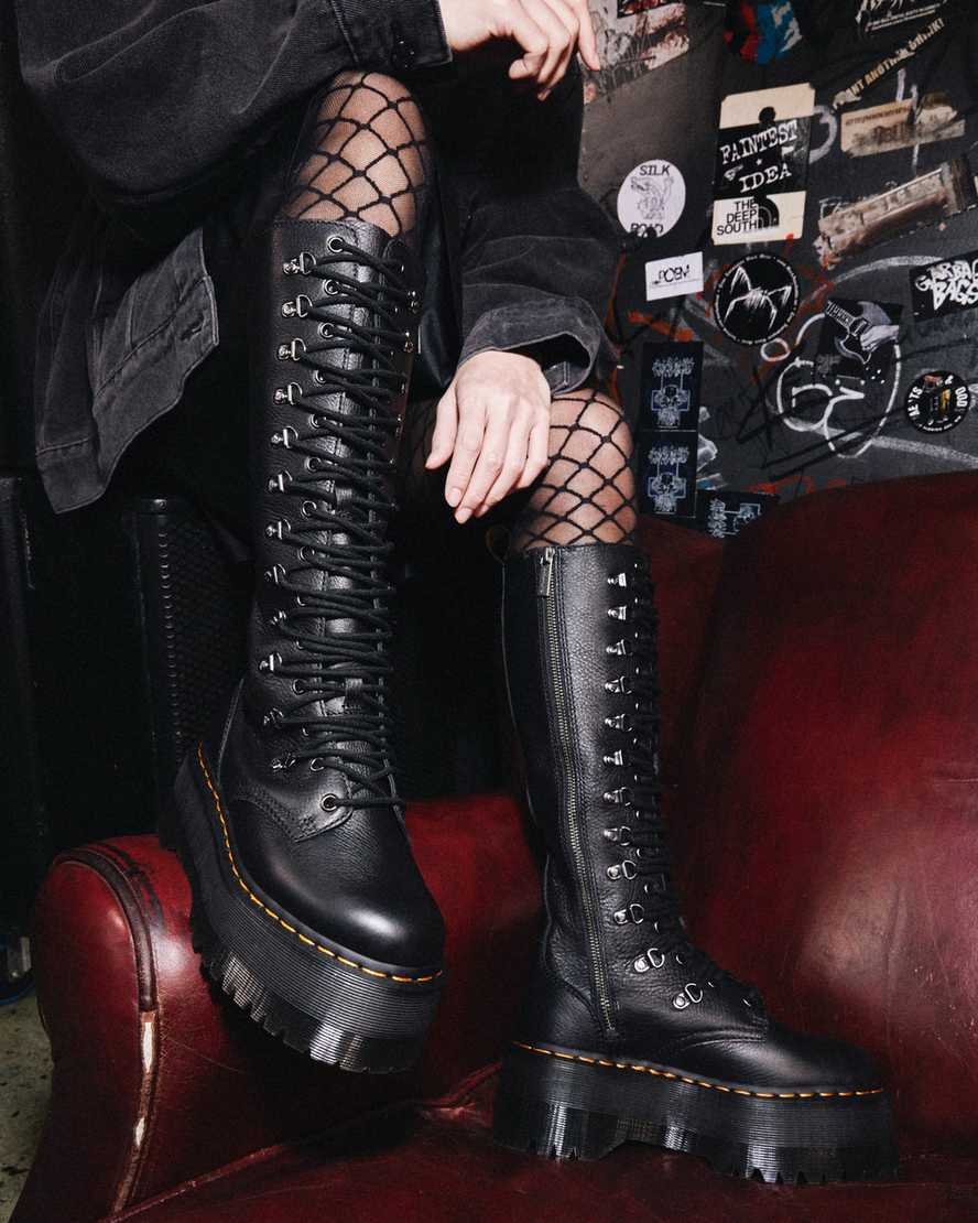 https://i1.adis.ws/i/drmartens/26899001.88.jpg?$large$1B60 Max Hardware Leather Knee High Boots | Dr Martens