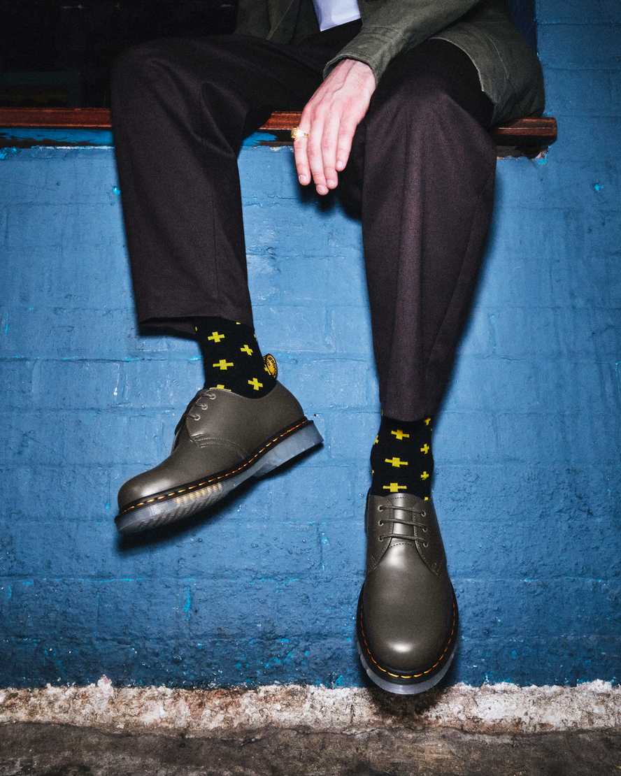 https://i1.adis.ws/i/drmartens/26936481.88.jpg?$large$1461 Iced Smooth Leather Oxford Shoes | Dr Martens