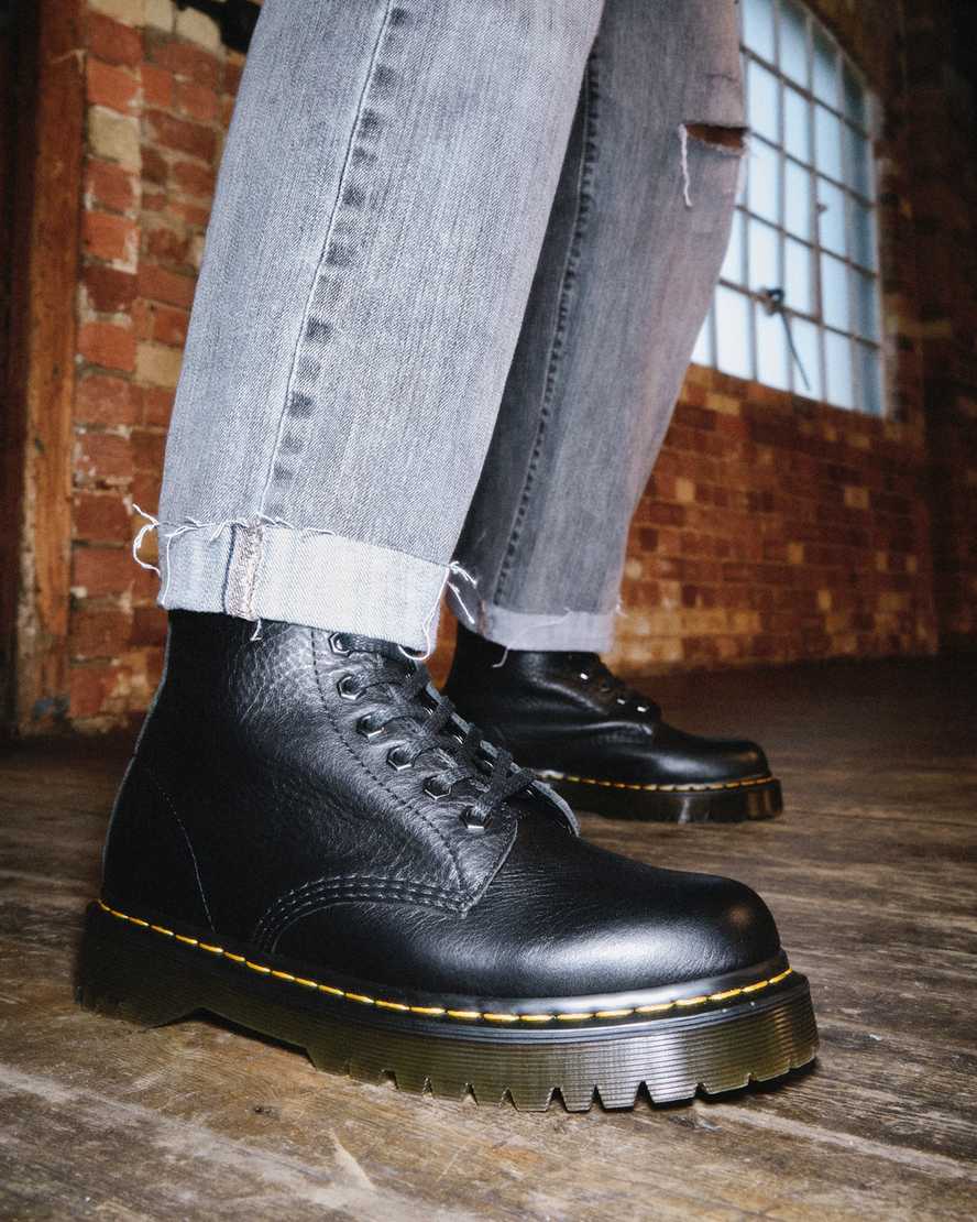 https://i1.adis.ws/i/drmartens/26981001.88.jpg?$large$1460 Pascal Bex Leather Lace Up Boots | Dr Martens