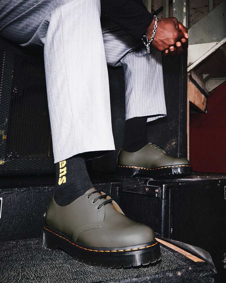 https://i1.adis.ws/i/drmartens/27141481.88.jpg?$large$1461 Bex Smooth Leather Shoes | Dr Martens