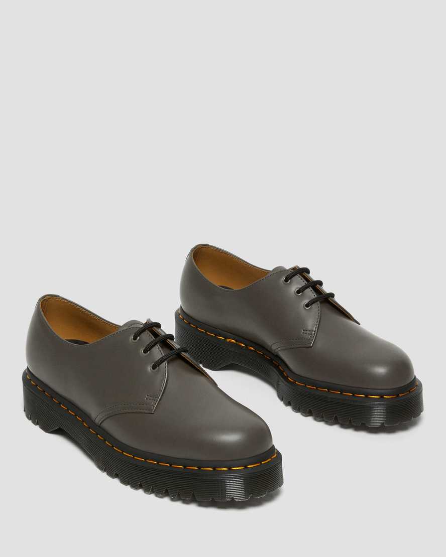 https://i1.adis.ws/i/drmartens/27141481.88.jpg?$large$1461 Bex Smooth Leather Shoes | Dr Martens