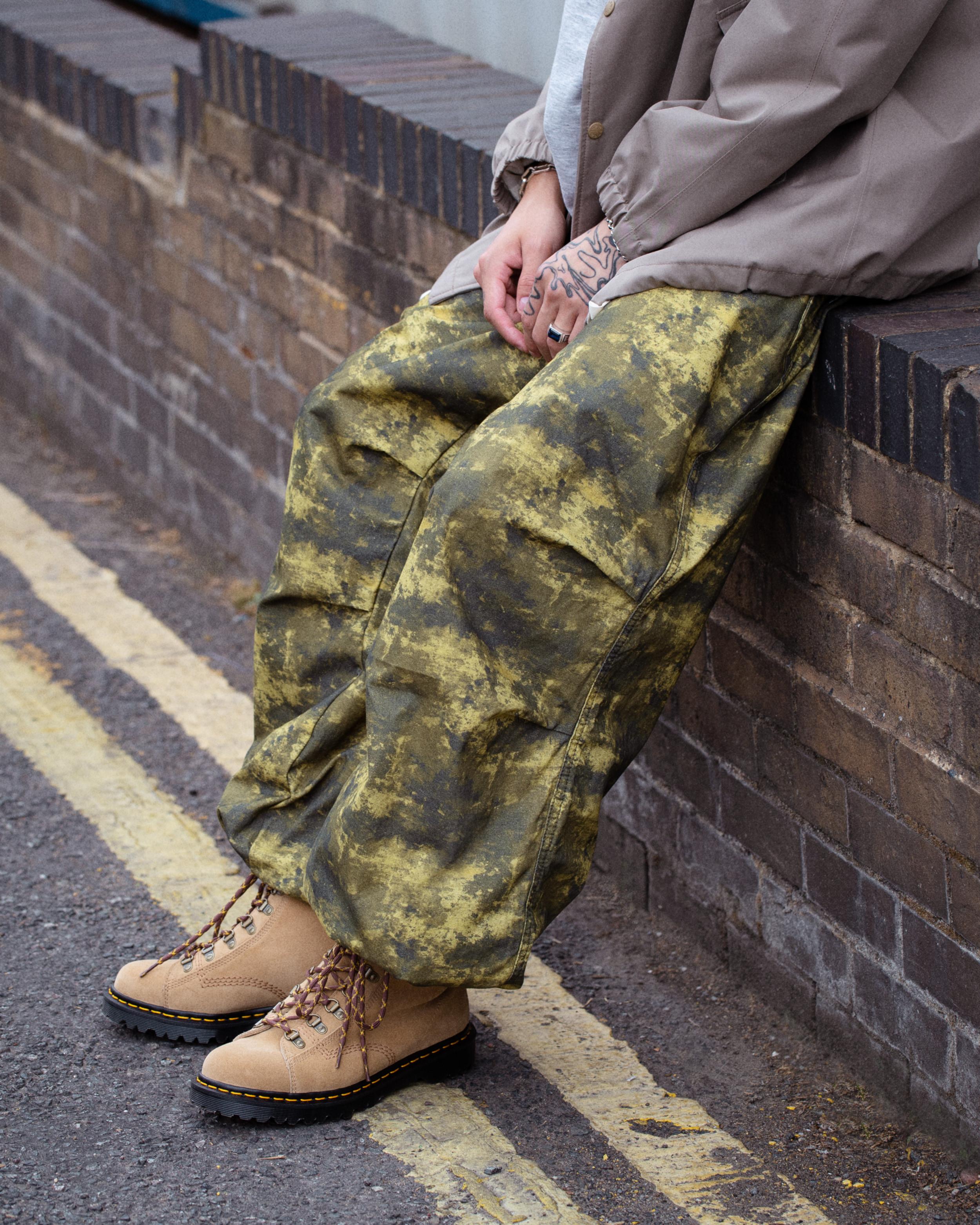 Dr. Martens Barton Made In Sand