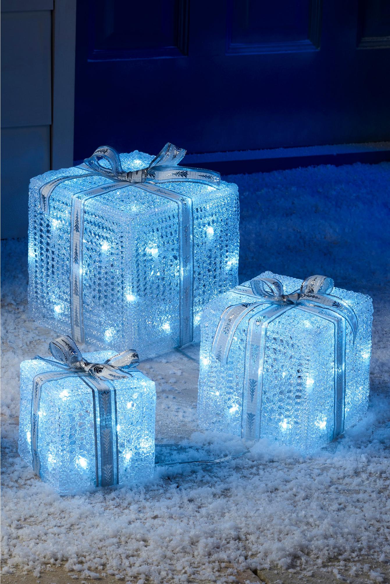 3 LED blue Christmas parcels that you can place under your tree or in your hallway.