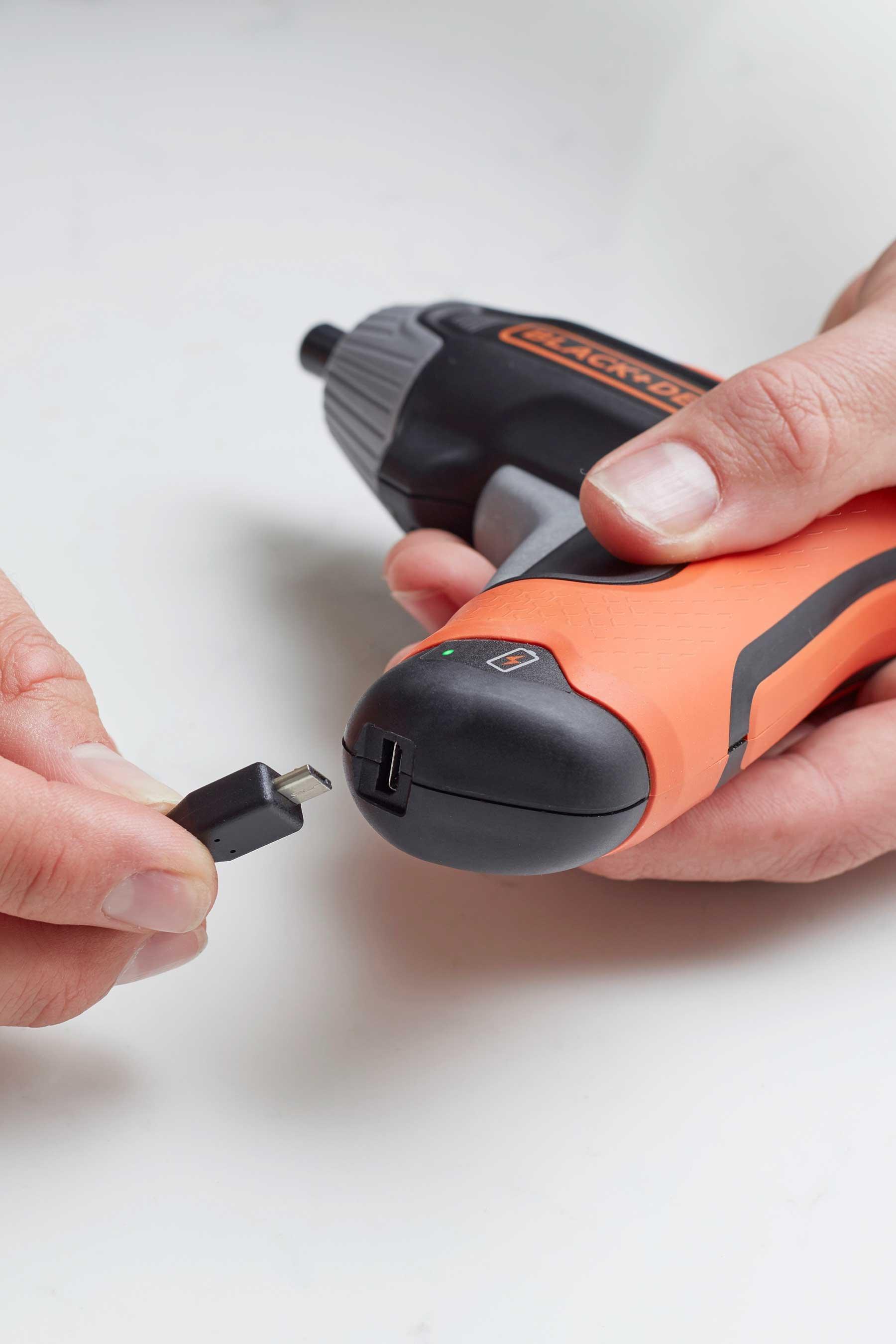 Black+Decker 3.6V Li-ion Cordless Screwdriver BCF611CKUSB-GB