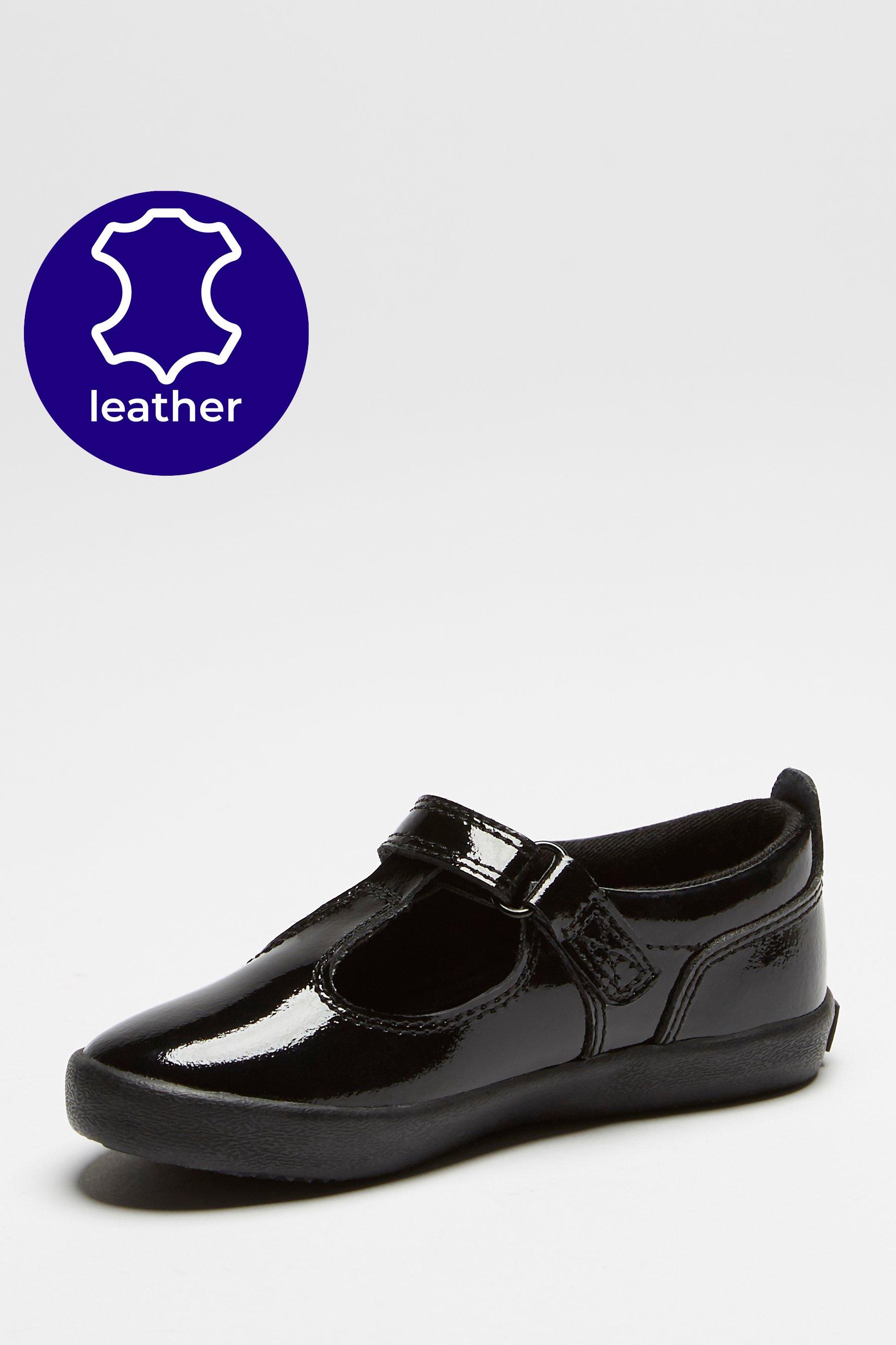 kariko t strap kickers
