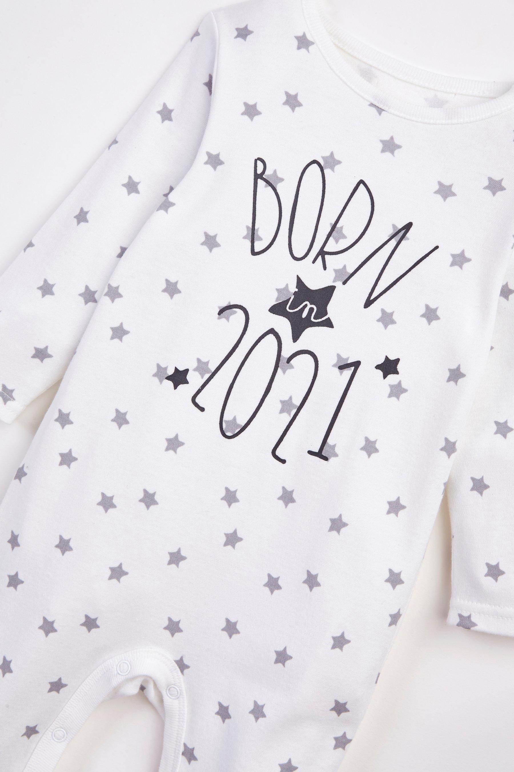 born in 2021 baby grows