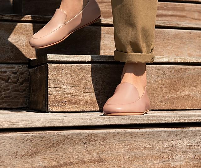 Fitflop Classic womens leather loafer in nude.