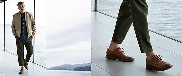 Fitflop Mens Navy Flexknit Sneakers with blue laces and white Base.