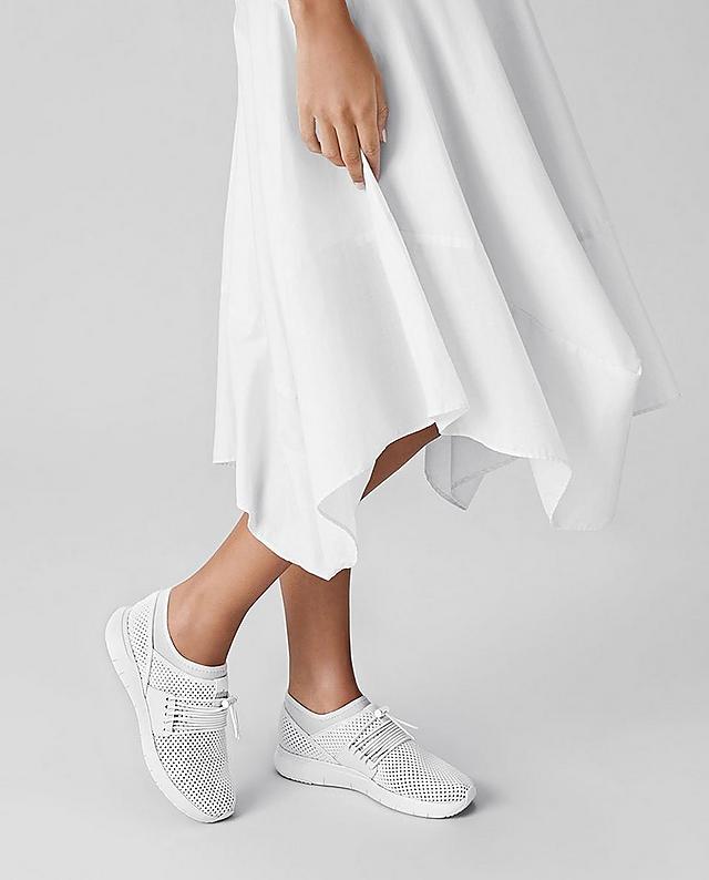 Fitflop Airmesh  slip-on sneakers in white with light stretchy uppers and bungee cord laces