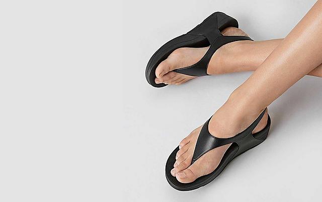 Fitflop Black Toe-Thong Sandals