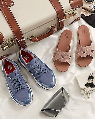 Fitflop blog post what shoes to pack in your suitcase for travelling.