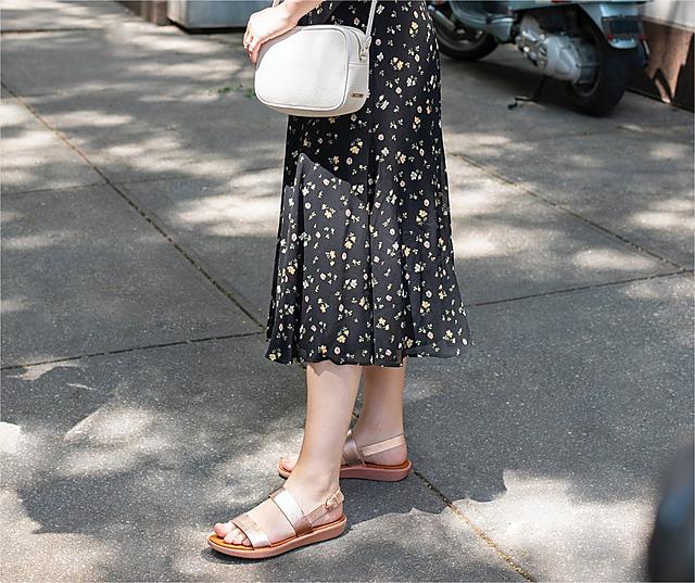 Fitflop Barra sandals in rose gold