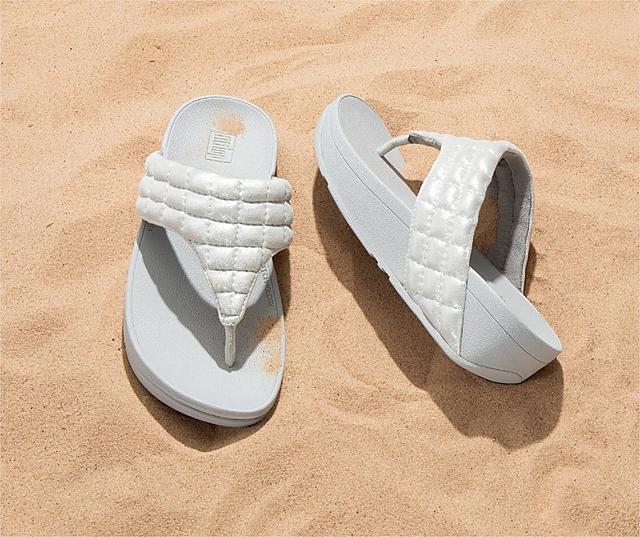 Fitflop Lulu Padded Shimmysuede Toe-Thongs in silver