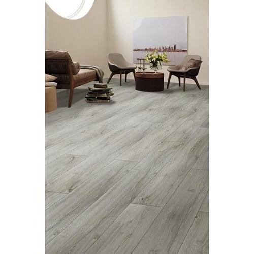 Silverado Oak Embossed In Register Laminate 12mm 100402510 Floor And Decor