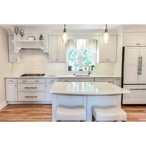 Sample Custom Countertop Blanco Orion Quartz 4 X 4 100489434