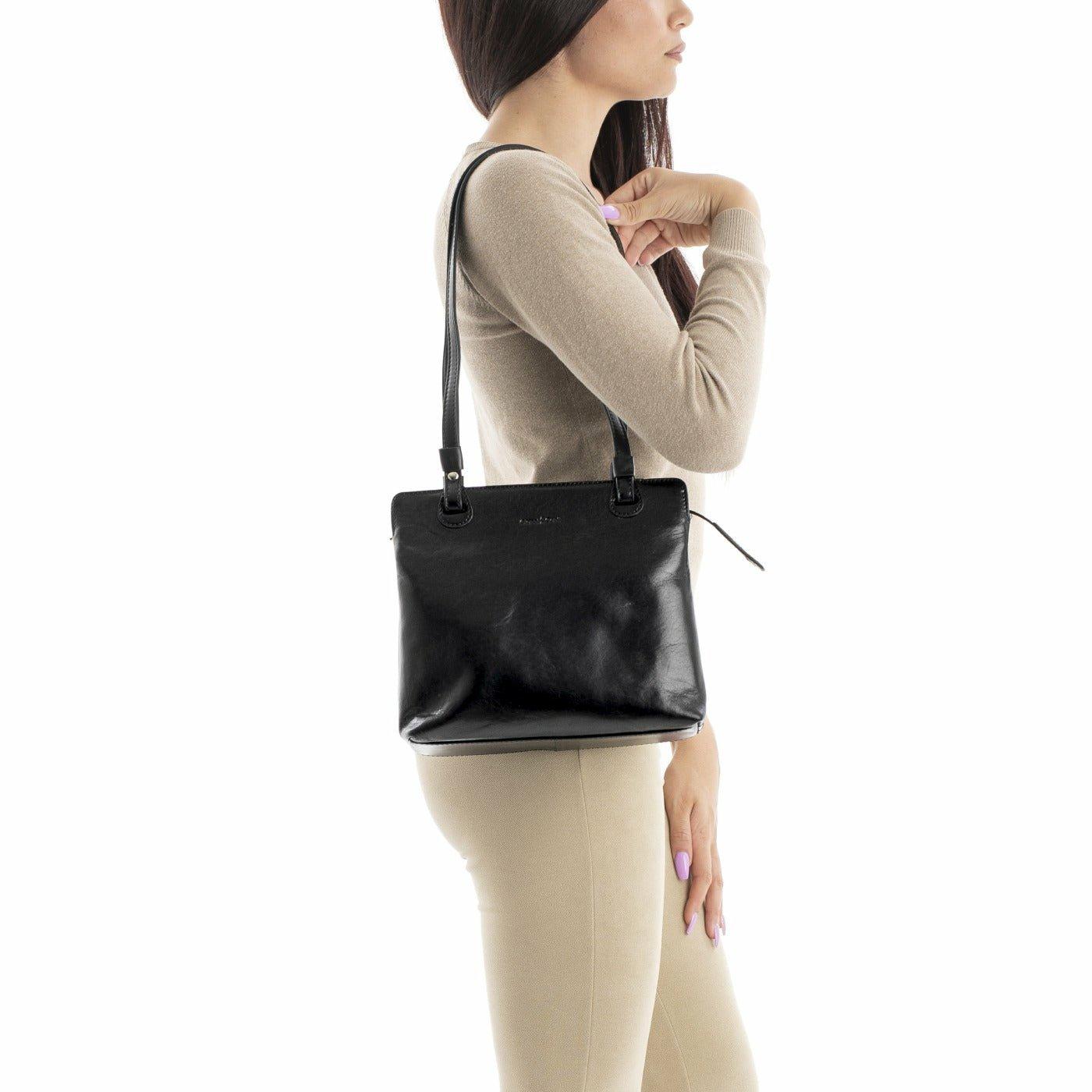 Pennie Shoulder Bag