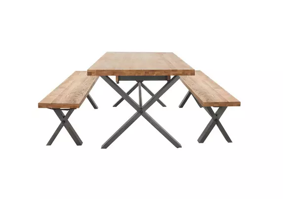 Small outdoor dining discount table for 2