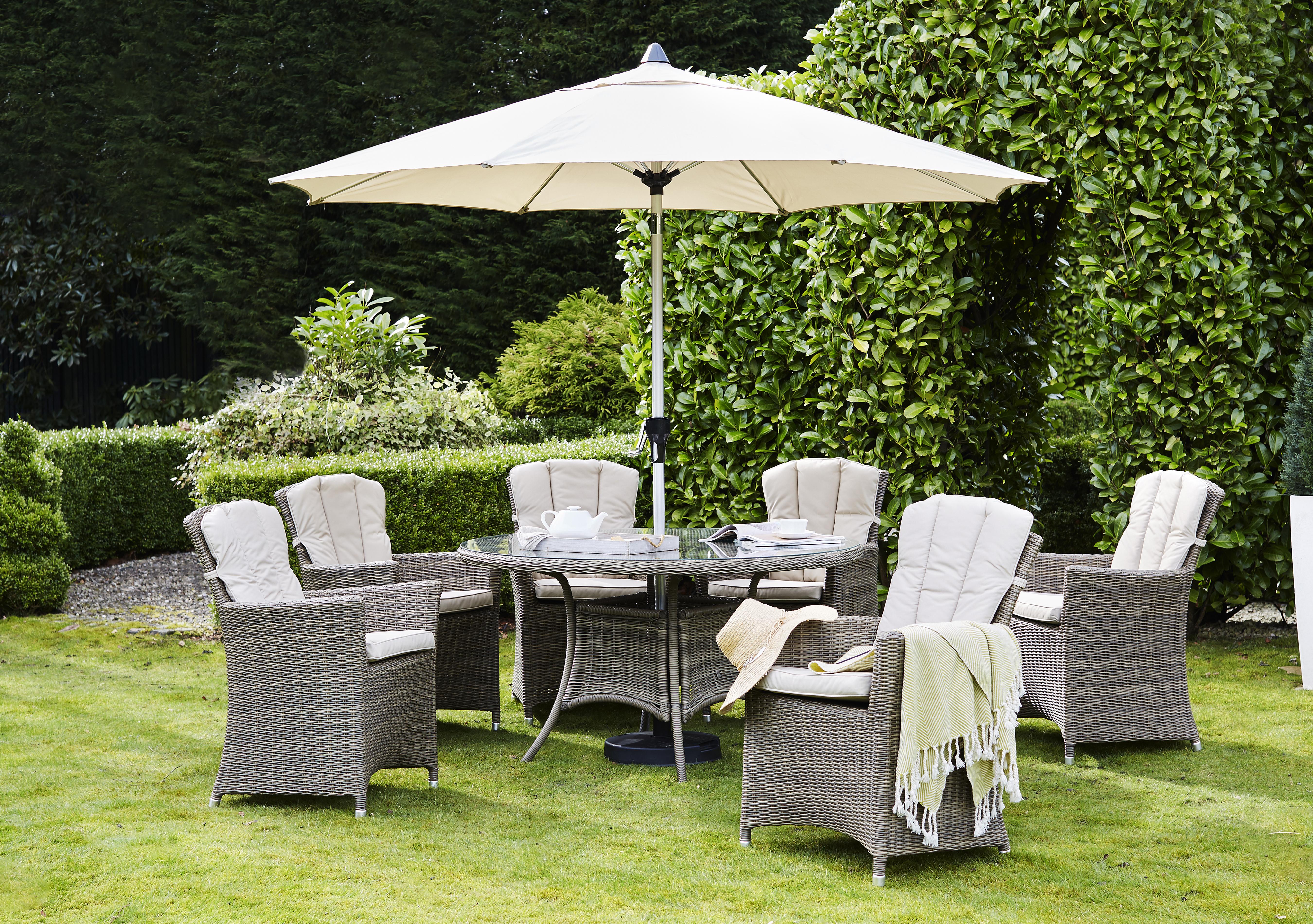 Rattan dining best sale set with parasol